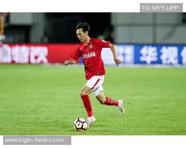 番禺恒大足球队奋勇争先展现团队精神与竞技风采的辉煌历程